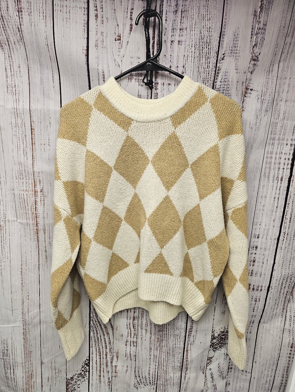 Abercrombie & Fitch Women's Size M Tan White Argyle Pattern Crewneck Sweater